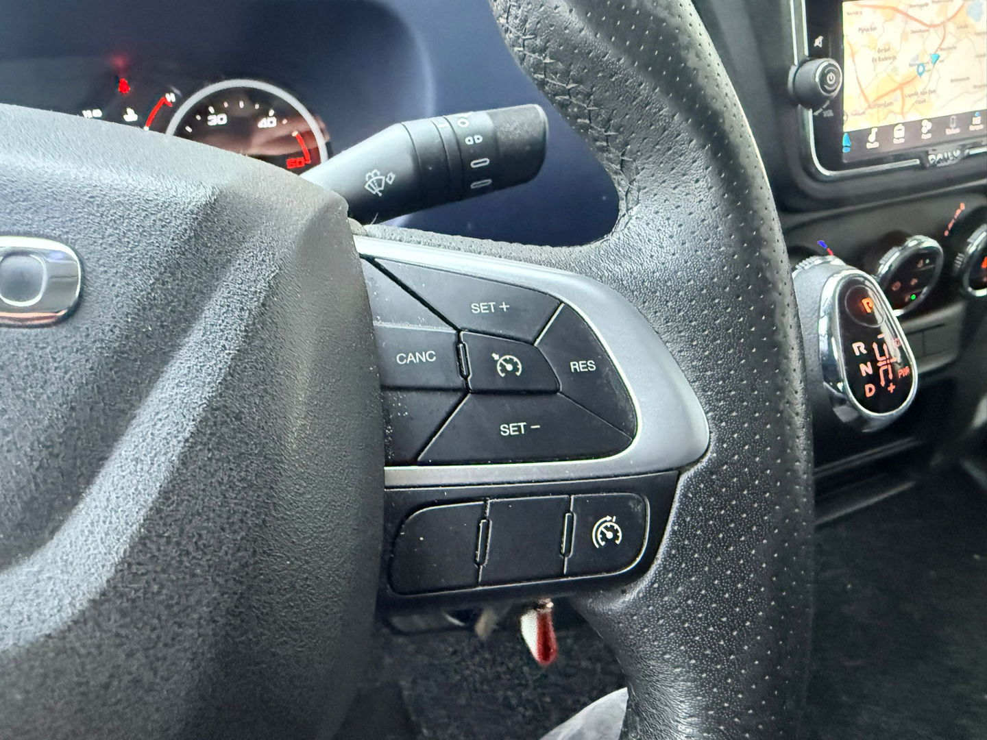 Iveco Daily 40C18 3.0 Hi-Matic Automaat Euro 6 Bakwagen - Laadklep - Cruise