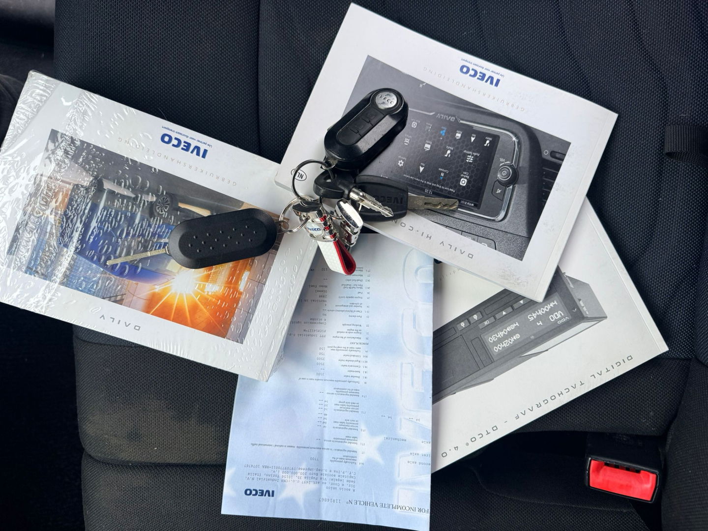 Iveco Daily 40C18 3.0 Hi-Matic Automaat Euro 6 Bakwagen - Laadklep - Cruise