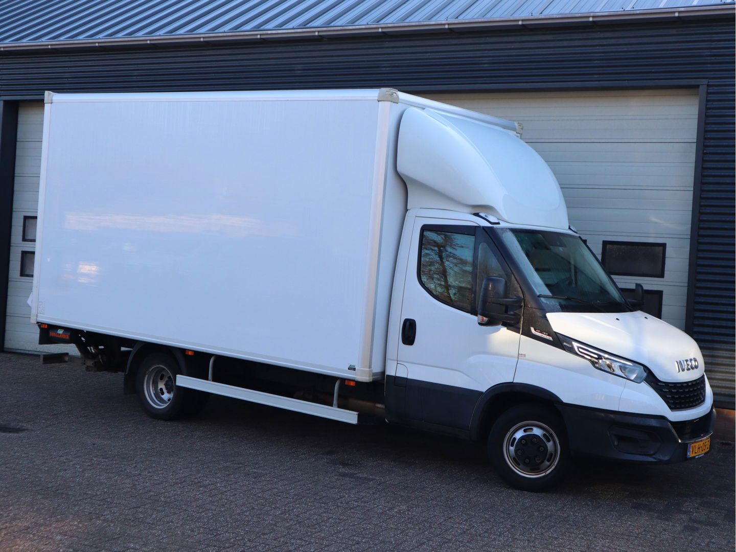 Iveco Daily 40C18 3.0 Hi-Matic Automaat Euro 6 Bakwagen - Laadklep - Cruise