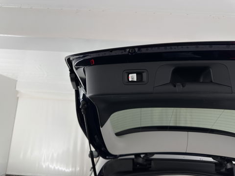 Mercedes-Benz GLC 300de 4MATIC Business Solution AMG (INCL.BTW) *LEATHER-MICROFIBRE | FULL-LED | DIGI-COCKPIT | HEATED-SPORTSEATS | NAVI-FULLMAP | CAMERA | PRIVACY-GLASS | SHIFT-PADDLES | 19''ALU | TOWBAR*