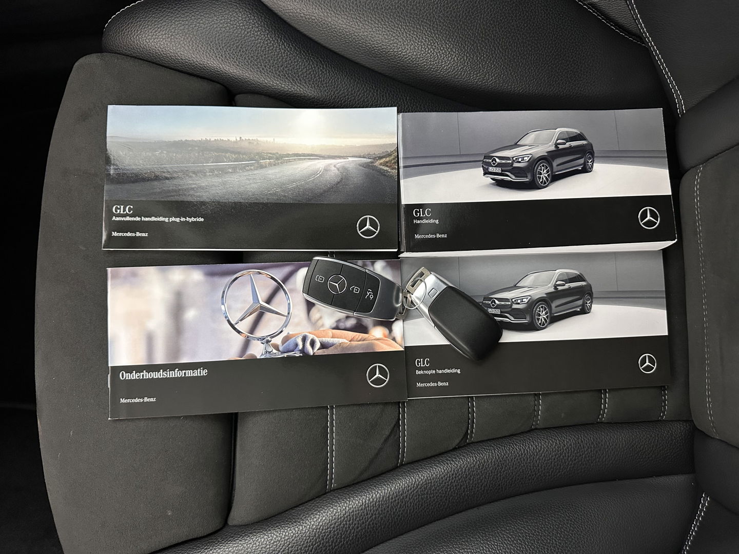 Mercedes-Benz GLC 300de 4MATIC Business Solution AMG (INCL.BTW) *LEATHER-MICROFIBRE | FULL-LED | DIGI-COCKPIT | HEATED-SPORTSEATS | NAVI-FULLMAP | CAMERA | PRIVACY-GLASS | SHIFT-PADDLES | 19''ALU | TOWBAR*