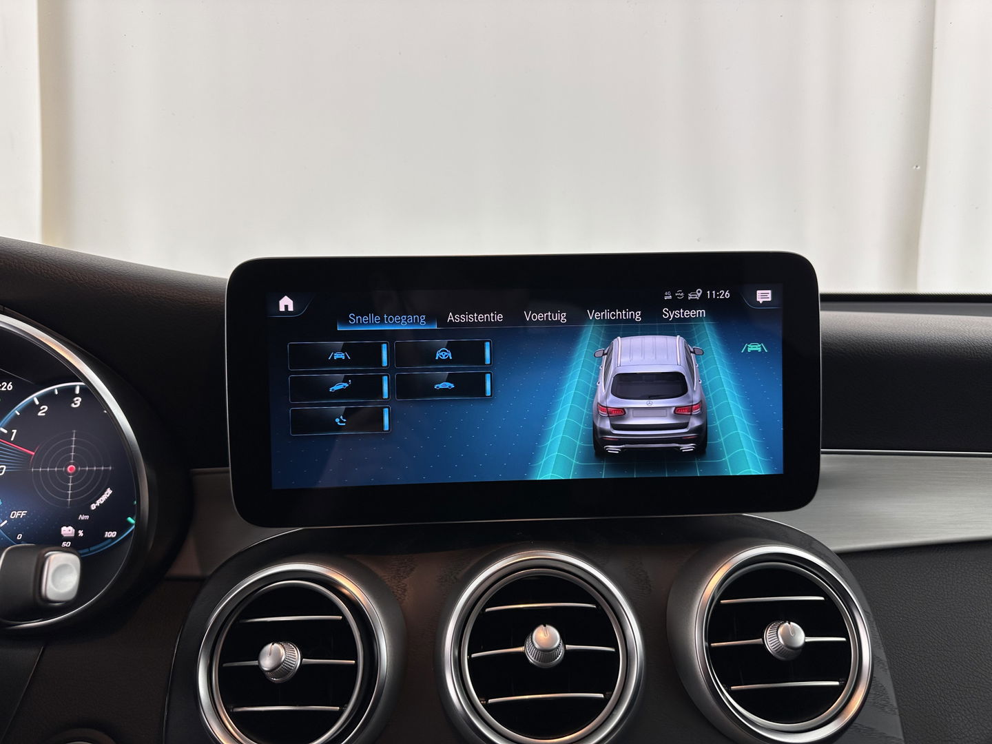 Mercedes-Benz GLC 300de 4MATIC Business Solution AMG (INCL.BTW) *LEATHER-MICROFIBRE | FULL-LED | DIGI-COCKPIT | HEATED-SPORTSEATS | NAVI-FULLMAP | CAMERA | PRIVACY-GLASS | SHIFT-PADDLES | 19''ALU | TOWBAR*