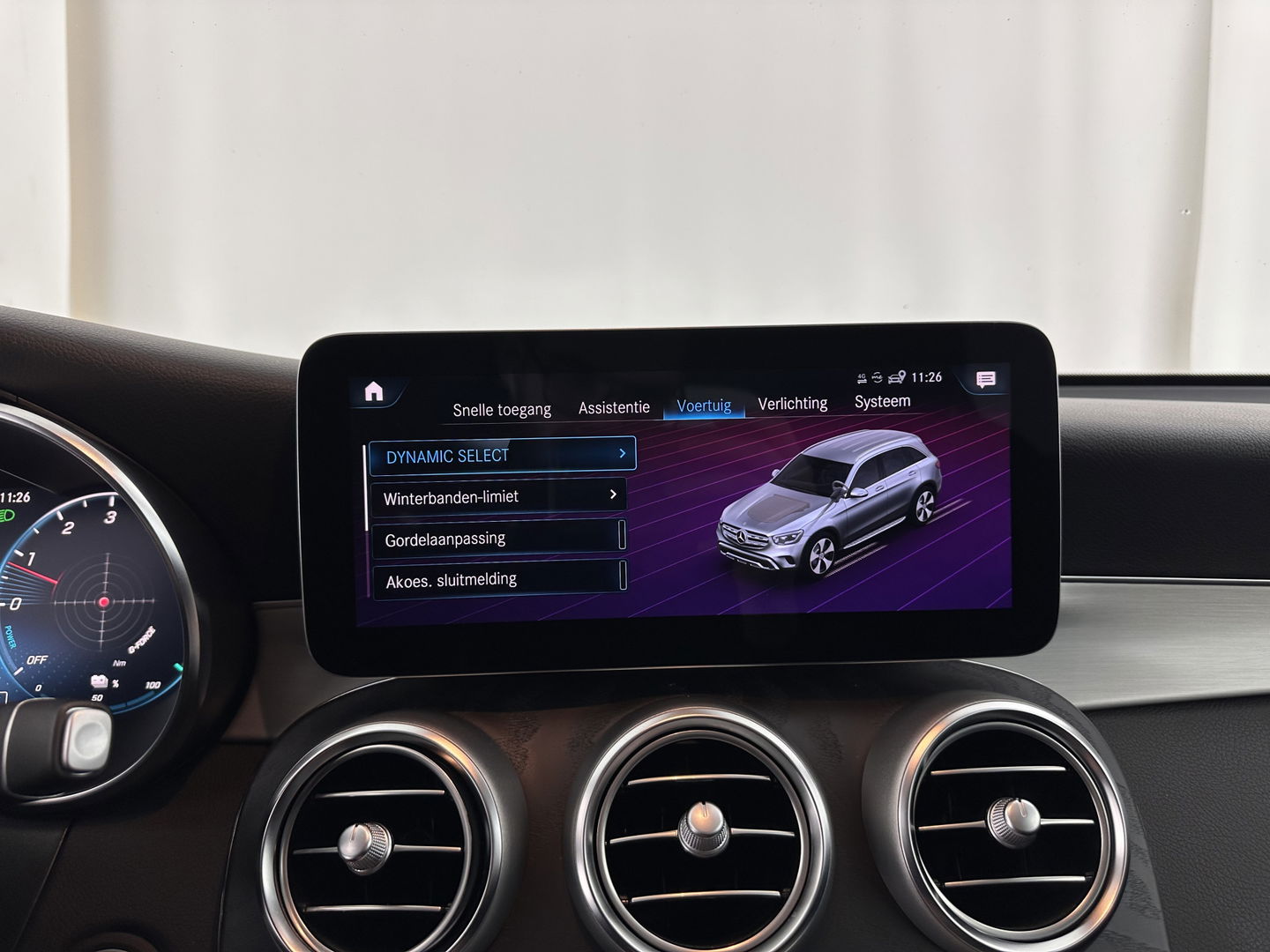 Mercedes-Benz GLC 300de 4MATIC Business Solution AMG (INCL.BTW) *LEATHER-MICROFIBRE | FULL-LED | DIGI-COCKPIT | HEATED-SPORTSEATS | NAVI-FULLMAP | CAMERA | PRIVACY-GLASS | SHIFT-PADDLES | 19''ALU | TOWBAR*