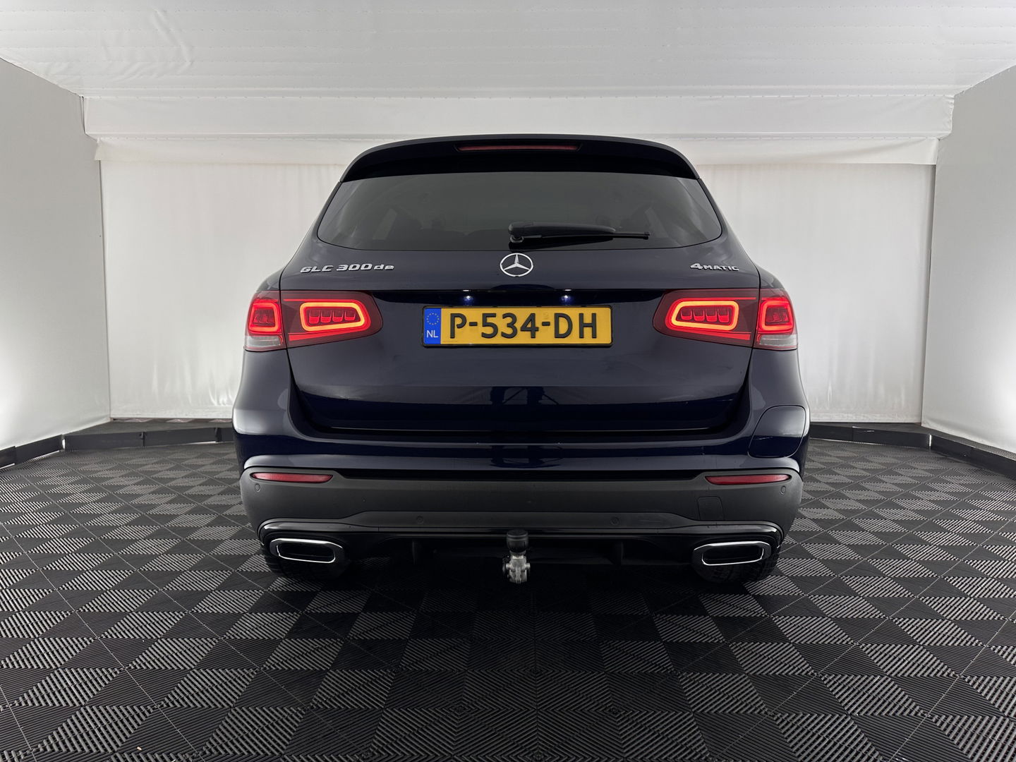 Mercedes-Benz GLC 300de 4MATIC Business Solution AMG (INCL.BTW) *LEATHER-MICROFIBRE | FULL-LED | DIGI-COCKPIT | HEATED-SPORTSEATS | NAVI-FULLMAP | CAMERA | PRIVACY-GLASS | SHIFT-PADDLES | 19''ALU | TOWBAR*