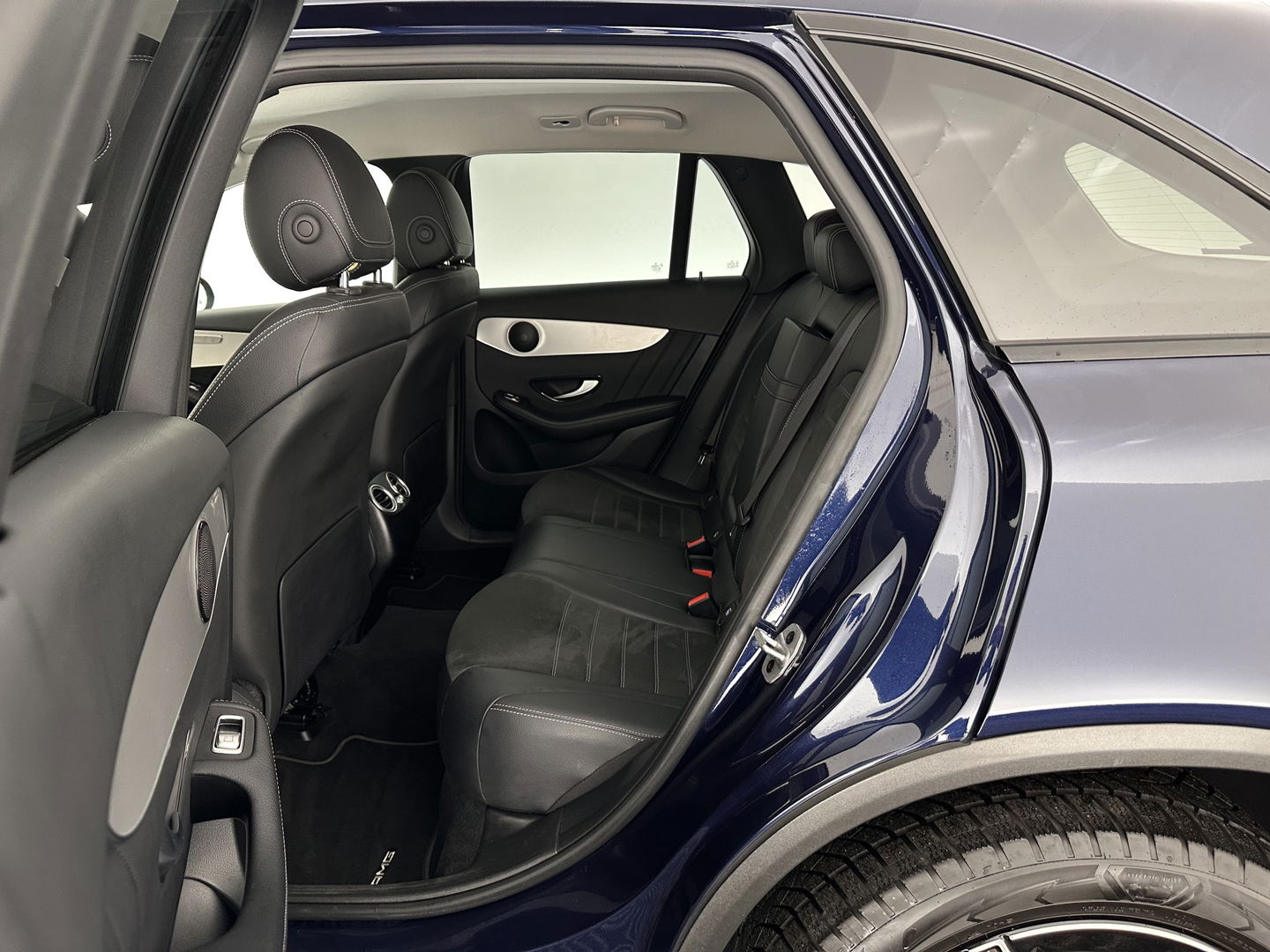 Mercedes-Benz GLC 300de 4MATIC Business Solution AMG (INCL.BTW) *LEATHER-MICROFIBRE | FULL-LED | DIGI-COCKPIT | HEATED-SPORTSEATS | NAVI-FULLMAP | CAMERA | PRIVACY-GLASS | SHIFT-PADDLES | 19''ALU | TOWBAR*