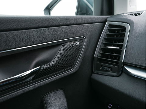 Škoda Karoq 1.5 TSI ACT Business Edition Plus (INCL-BTW) Aut. *PANO | FULL-LED | CANTON-AUDIO | COMFORTSEATS | DAB+ | CAMERA | NAVI-FULLMAP | KEYLESS | PRIVACY-GLASS | ECC | AMBIENTLIGHT | PDC | CRUISE | TOWBAR | 17''ALU*