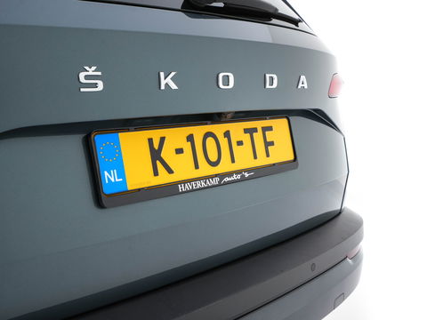 Škoda Karoq 1.5 TSI ACT Business Edition Plus (INCL-BTW) Aut. *PANO | FULL-LED | CANTON-AUDIO | COMFORTSEATS | DAB+ | CAMERA | NAVI-FULLMAP | KEYLESS | PRIVACY-GLASS | ECC | AMBIENTLIGHT | PDC | CRUISE | TOWBAR | 17''ALU*