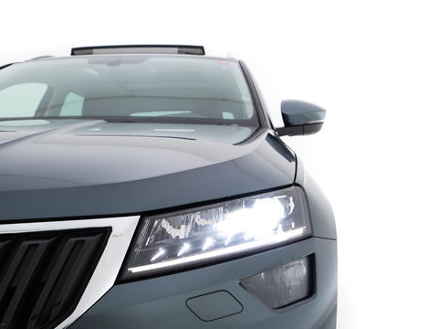 Škoda Karoq 1.5 TSI ACT Business Edition Plus (INCL-BTW) Aut. *PANO | FULL-LED | CANTON-AUDIO | COMFORTSEATS | DAB+ | CAMERA | NAVI-FULLMAP | KEYLESS | PRIVACY-GLASS | ECC | AMBIENTLIGHT | PDC | CRUISE | TOWBAR | 17''ALU*