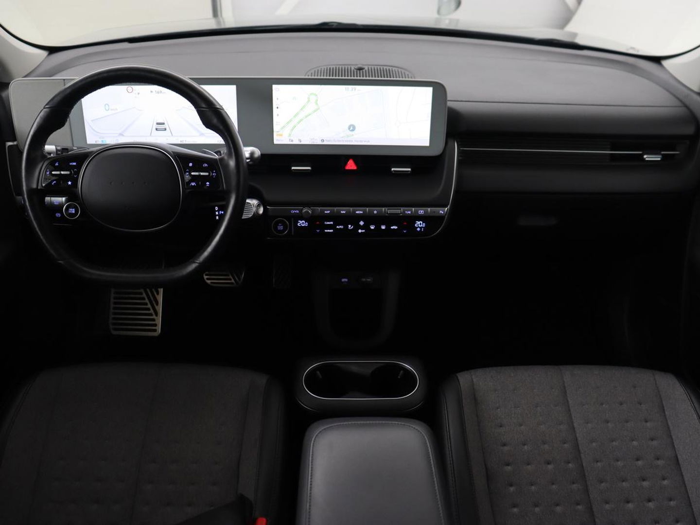 Hyundai IONIQ 5 Connect 73kWh | Trekhaak | Stoel & stuurverwarming | Half leder | Adaptive cruise | Carplay | 19'' | Keyless | Camera | Navigatie | Vehicle-to-load | Parkeerhulp