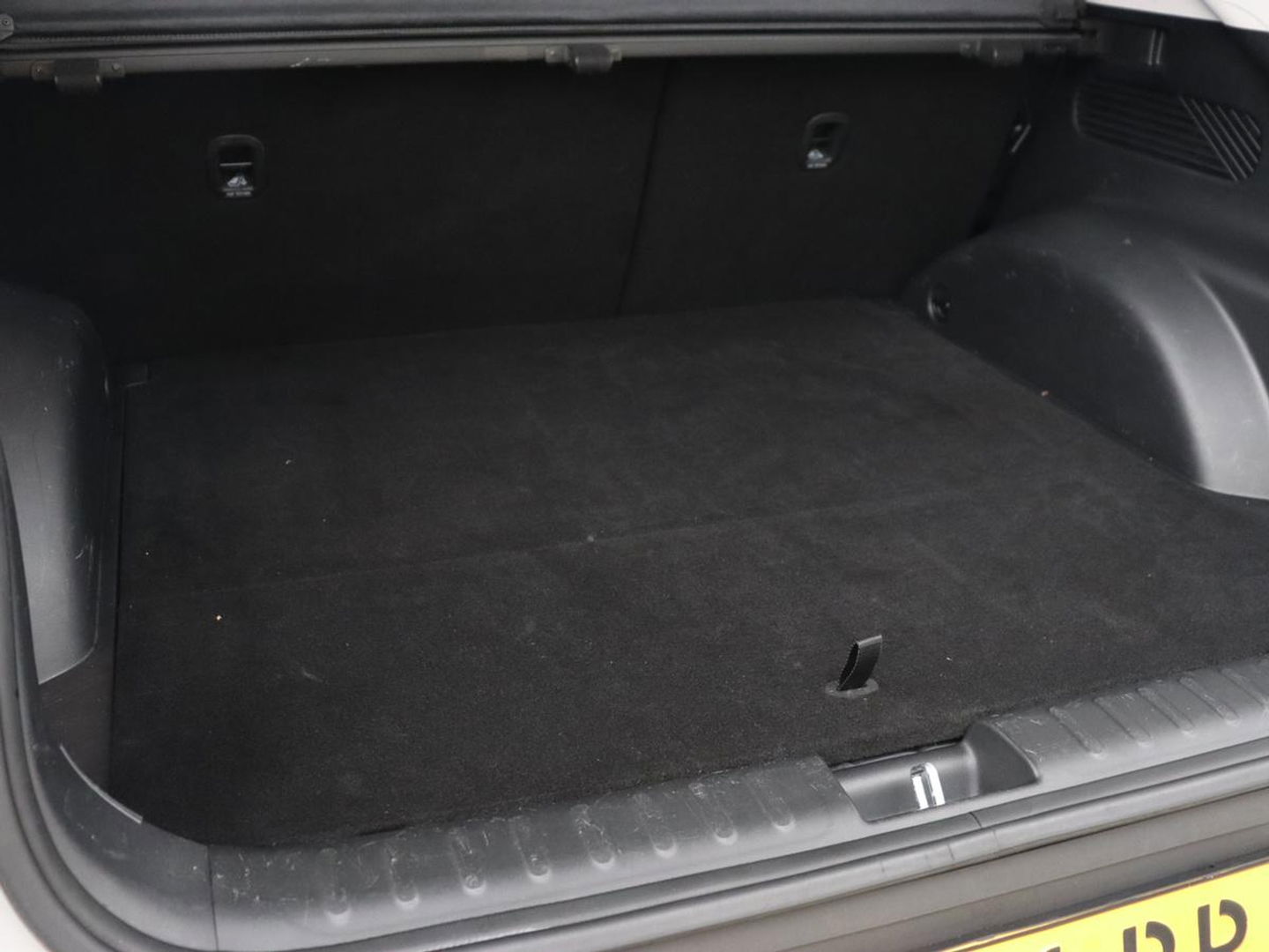 Hyundai IONIQ 5 Connect 73kWh | Trekhaak | Stoel & stuurverwarming | Half leder | Adaptive cruise | Carplay | 19'' | Keyless | Camera | Navigatie | Vehicle-to-load | Parkeerhulp