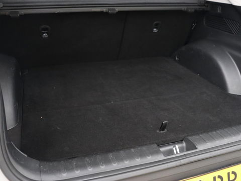 Hyundai IONIQ 5 Connect 73kWh | Trekhaak | Stoel & stuurverwarming | Half leder | Adaptive cruise | Carplay | 19'' | Keyless | Camera | Navigatie | Vehicle-to-load | Parkeerhulp