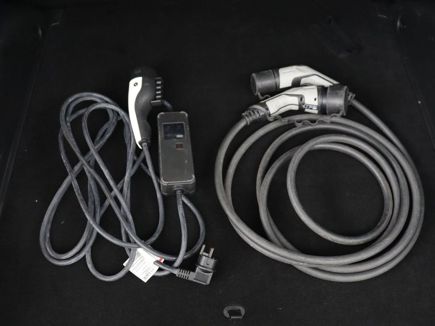 Hyundai IONIQ 5 Connect 73kWh | Trekhaak | Stoel & stuurverwarming | Half leder | Adaptive cruise | Carplay | 19'' | Keyless | Camera | Navigatie | Vehicle-to-load | Parkeerhulp