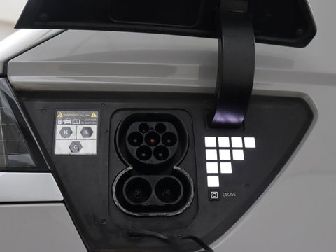 Hyundai IONIQ 5 Connect 73kWh | Trekhaak | Stoel & stuurverwarming | Half leder | Adaptive cruise | Carplay | 19'' | Keyless | Camera | Navigatie | Vehicle-to-load | Parkeerhulp