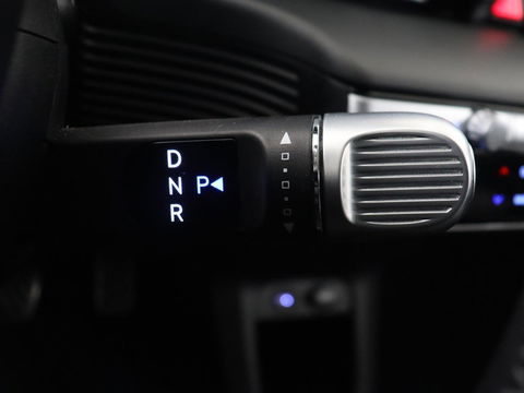 Hyundai IONIQ 5 Connect 73kWh | Trekhaak | Stoel & stuurverwarming | Half leder | Adaptive cruise | Carplay | 19'' | Keyless | Camera | Navigatie | Vehicle-to-load | Parkeerhulp