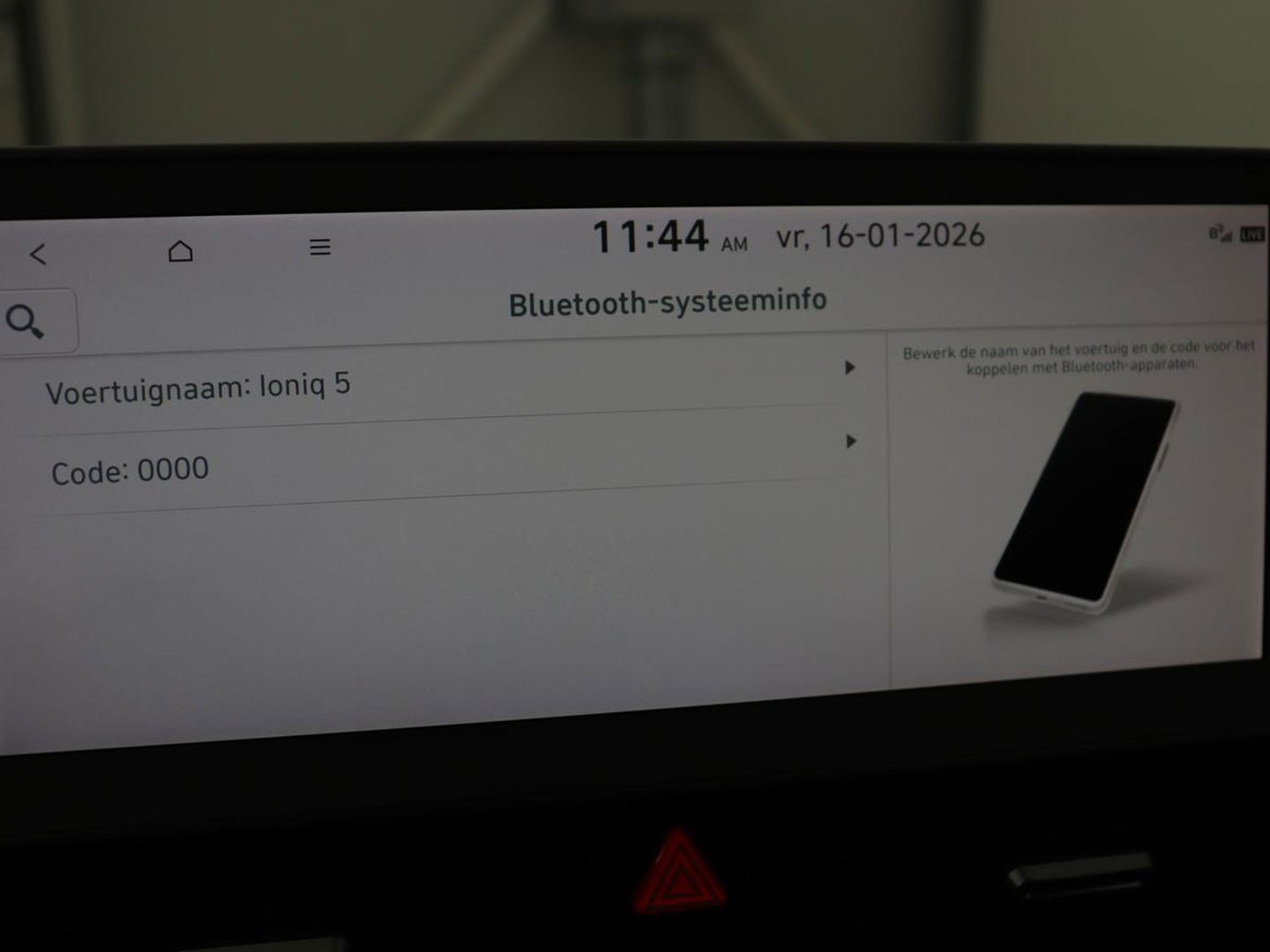 Hyundai IONIQ 5 Connect 73kWh | Trekhaak | Stoel & stuurverwarming | Half leder | Adaptive cruise | Carplay | 19'' | Keyless | Camera | Navigatie | Vehicle-to-load | Parkeerhulp