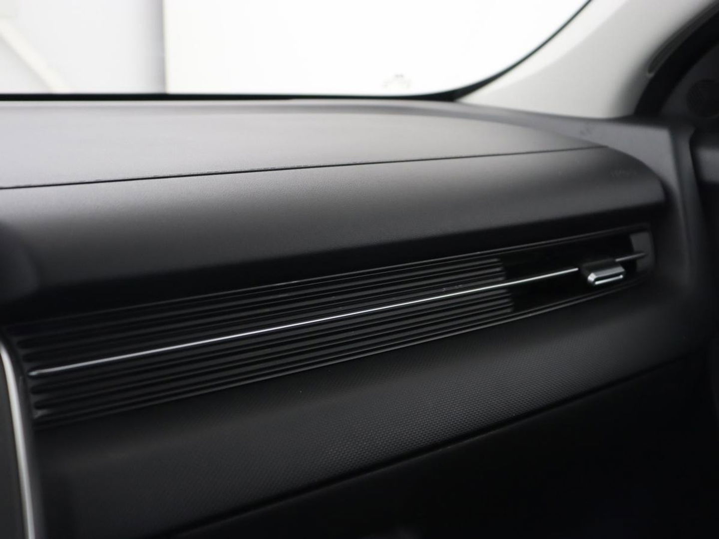 Hyundai IONIQ 5 Connect 73kWh | Trekhaak | Stoel & stuurverwarming | Half leder | Adaptive cruise | Carplay | 19'' | Keyless | Camera | Navigatie | Vehicle-to-load | Parkeerhulp