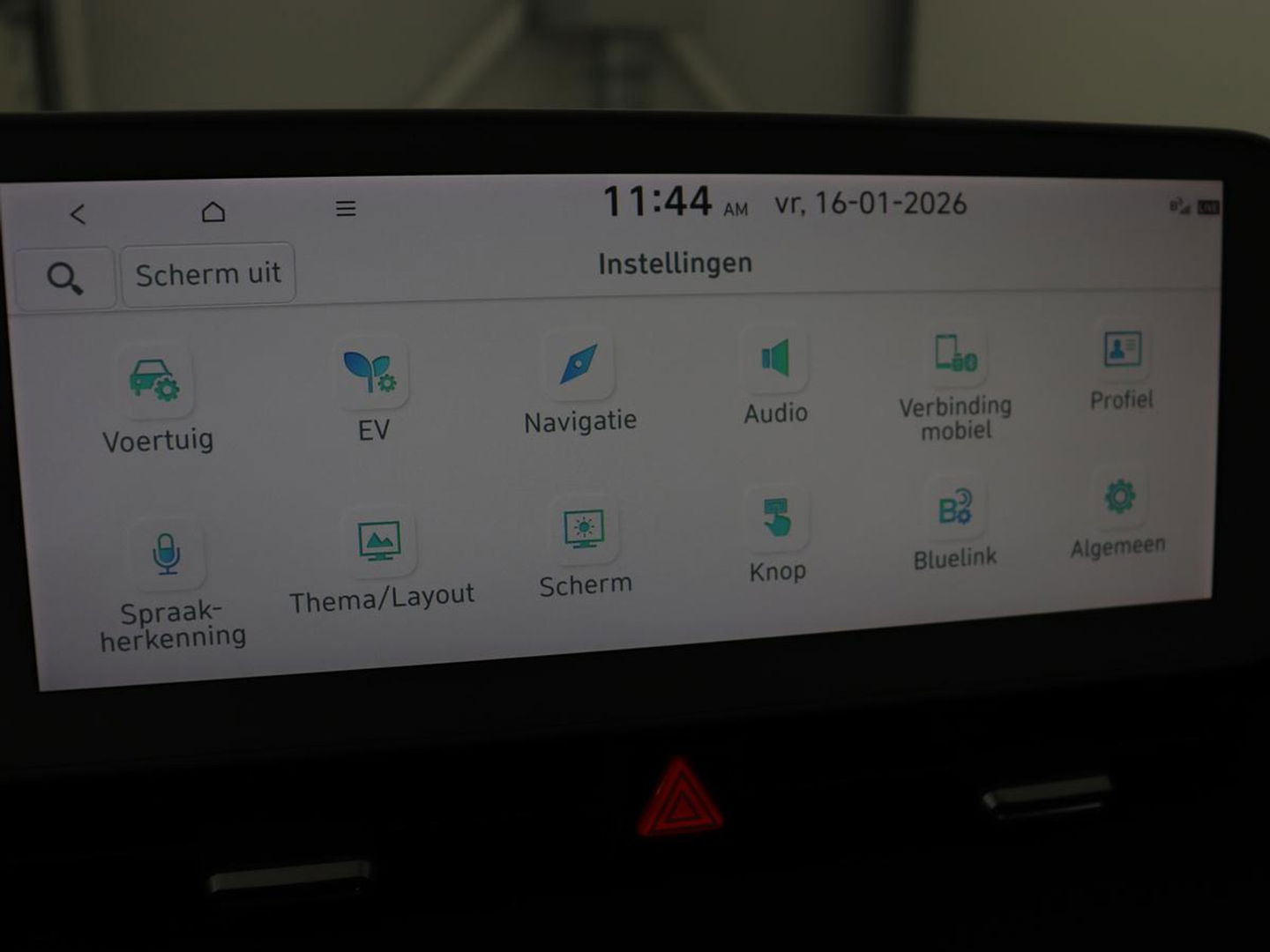 Hyundai IONIQ 5 Connect 73kWh | Trekhaak | Stoel & stuurverwarming | Half leder | Adaptive cruise | Carplay | 19'' | Keyless | Camera | Navigatie | Vehicle-to-load | Parkeerhulp