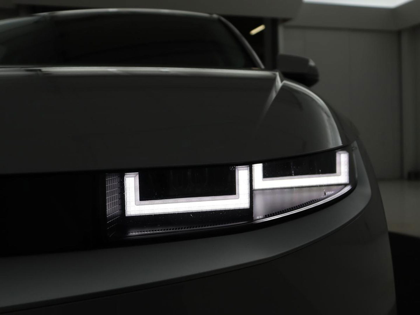 Hyundai IONIQ 5 Connect 73kWh | Trekhaak | Stoel & stuurverwarming | Half leder | Adaptive cruise | Carplay | 19'' | Keyless | Camera | Navigatie | Vehicle-to-load | Parkeerhulp