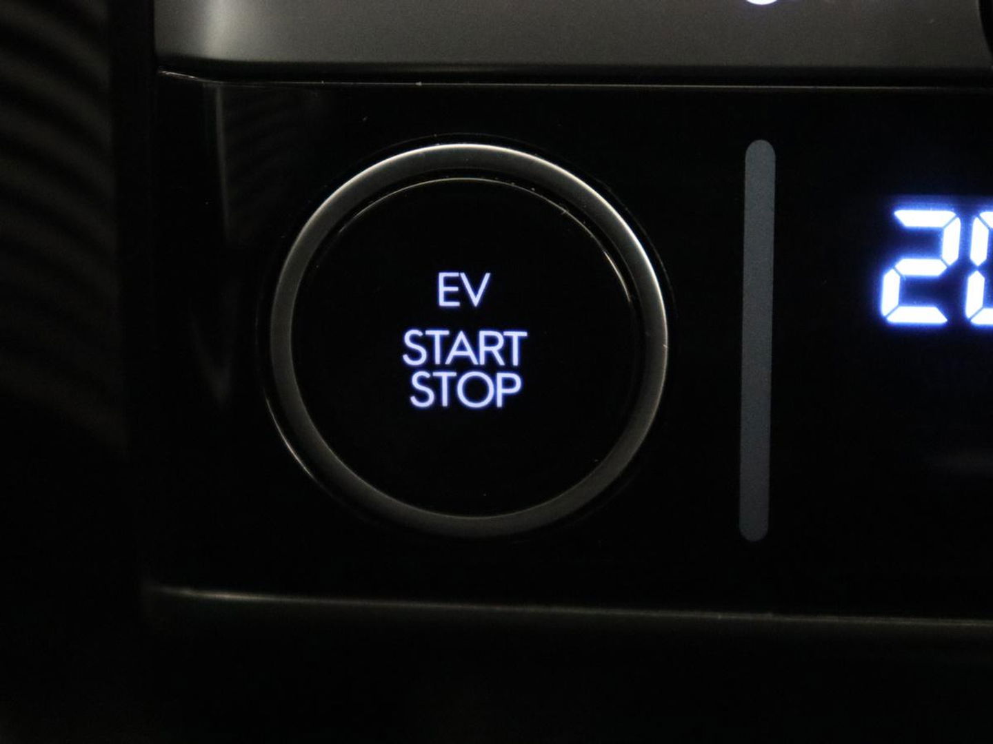 Hyundai IONIQ 5 Connect 73kWh | Trekhaak | Stoel & stuurverwarming | Half leder | Adaptive cruise | Carplay | 19'' | Keyless | Camera | Navigatie | Vehicle-to-load | Parkeerhulp