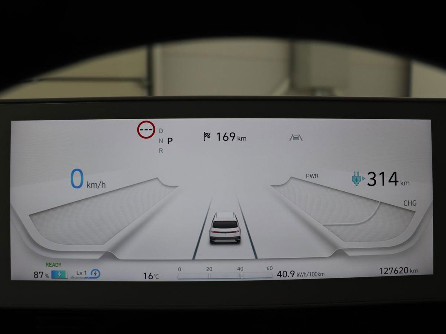 Hyundai IONIQ 5 Connect 73kWh | Trekhaak | Stoel & stuurverwarming | Half leder | Adaptive cruise | Carplay | 19'' | Keyless | Camera | Navigatie | Vehicle-to-load | Parkeerhulp