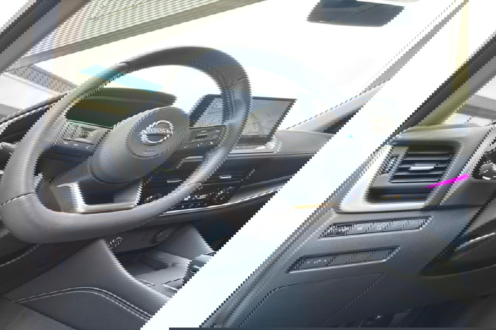 Nissan QASHQAI 1.3 MHEV X N-CONNECTA AUTOMAAT AIRCO NAVI WIDESCREEN CAMERA360GR.