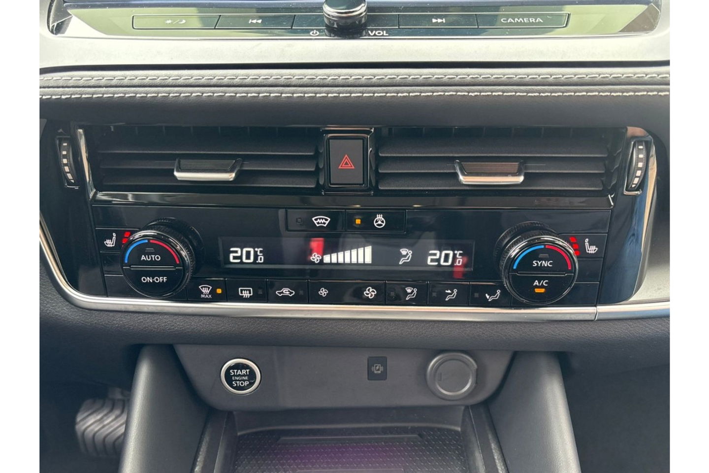 Nissan QASHQAI 1.3 MHEV X N-CONNECTA AUTOMAAT AIRCO NAVI WIDESCREEN CAMERA360GR.