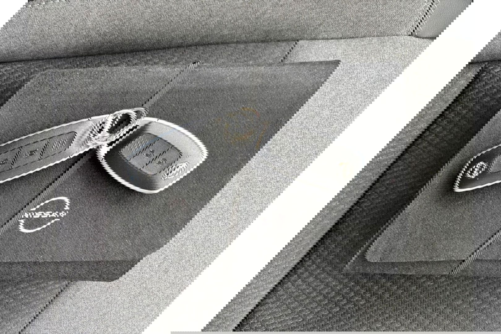 Nissan QASHQAI 1.3 MHEV X N-CONNECTA AUTOMAAT AIRCO NAVI WIDESCREEN CAMERA360GR.