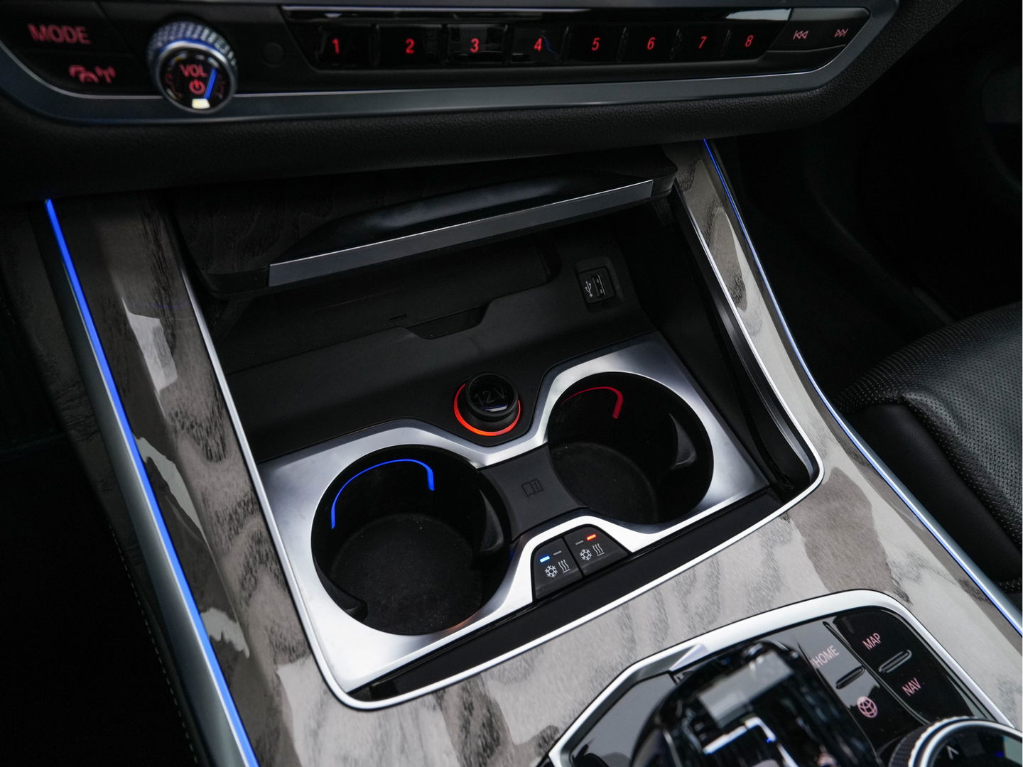 BMW X7 xDrive30d High Executive [ 7-Pers. ] *PANO | LASER-LED | HEAD-UP | SOFT-CLOSE | LUXURY-LEATHER | BOWERS&WILKINS | BLIND-SPOT | DIGI-COCKPIT | MEMORY-PACK | TOP-VIEW | PRIVACY-GLASS | NAVI-FULLMAP | 22''ALU | TOWB