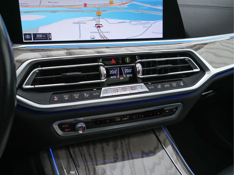 BMW X7 xDrive30d High Executive [ 7-Pers. ] *PANO | LASER-LED | HEAD-UP | SOFT-CLOSE | LUXURY-LEATHER | BOWERS&WILKINS | BLIND-SPOT | DIGI-COCKPIT | MEMORY-PACK | TOP-VIEW | PRIVACY-GLASS | NAVI-FULLMAP | 22''ALU | TOWB