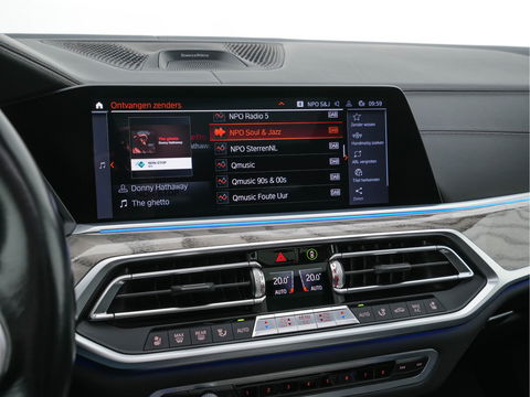 BMW X7 xDrive30d High Executive [ 7-Pers. ] *PANO | LASER-LED | HEAD-UP | SOFT-CLOSE | LUXURY-LEATHER | BOWERS&WILKINS | BLIND-SPOT | DIGI-COCKPIT | MEMORY-PACK | TOP-VIEW | PRIVACY-GLASS | NAVI-FULLMAP | 22''ALU | TOWB