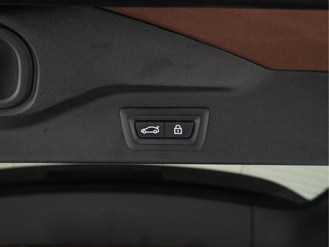 BMW X7 xDrive30d High Executive [ 7-Pers. ] *PANO | LASER-LED | HEAD-UP | SOFT-CLOSE | LUXURY-LEATHER | BOWERS&WILKINS | BLIND-SPOT | DIGI-COCKPIT | MEMORY-PACK | TOP-VIEW | PRIVACY-GLASS | NAVI-FULLMAP | 22''ALU | TOWB