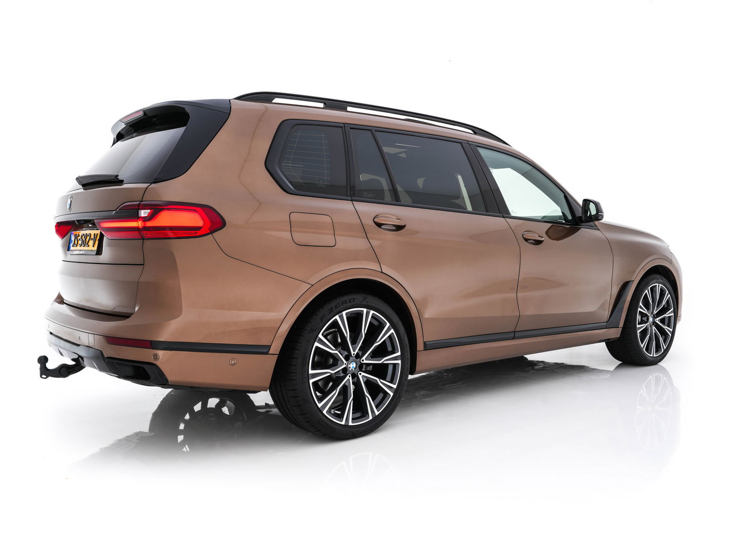 BMW X7 xDrive30d High Executive [ 7-Pers. ] *PANO | LASER-LED | HEAD-UP | SOFT-CLOSE | LUXURY-LEATHER | BOWERS&WILKINS | BLIND-SPOT | DIGI-COCKPIT | MEMORY-PACK | TOP-VIEW | PRIVACY-GLASS | NAVI-FULLMAP | 22''ALU | TOWB