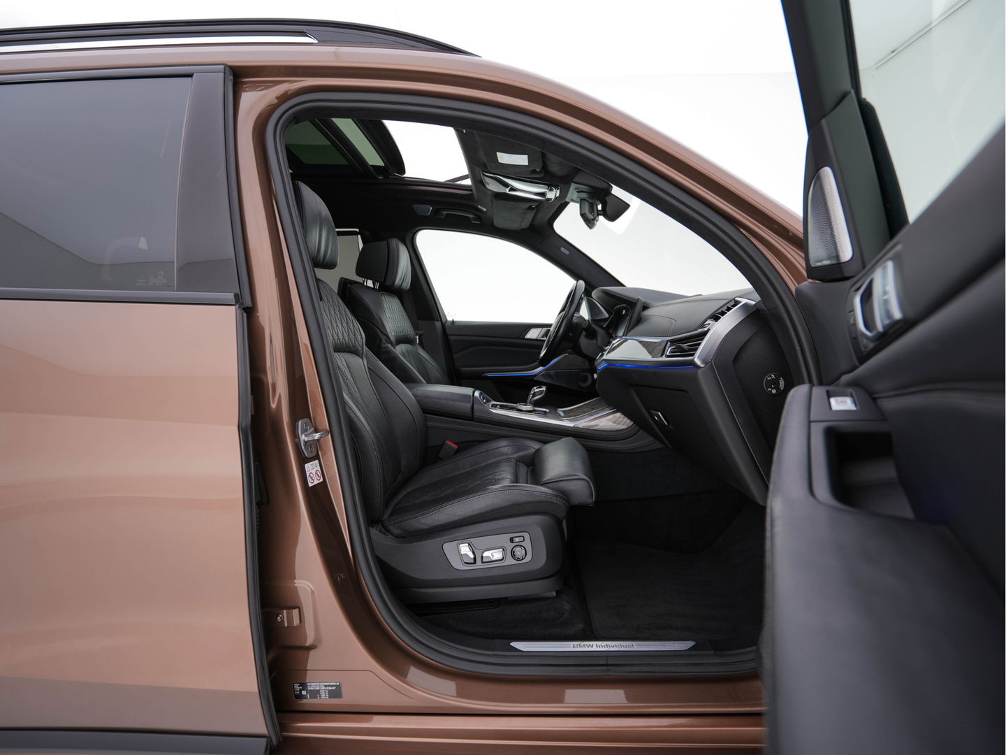 BMW X7 xDrive30d High Executive [ 7-Pers. ] *PANO | LASER-LED | HEAD-UP | SOFT-CLOSE | LUXURY-LEATHER | BOWERS&WILKINS | BLIND-SPOT | DIGI-COCKPIT | MEMORY-PACK | TOP-VIEW | PRIVACY-GLASS | NAVI-FULLMAP | 22''ALU | TOWB