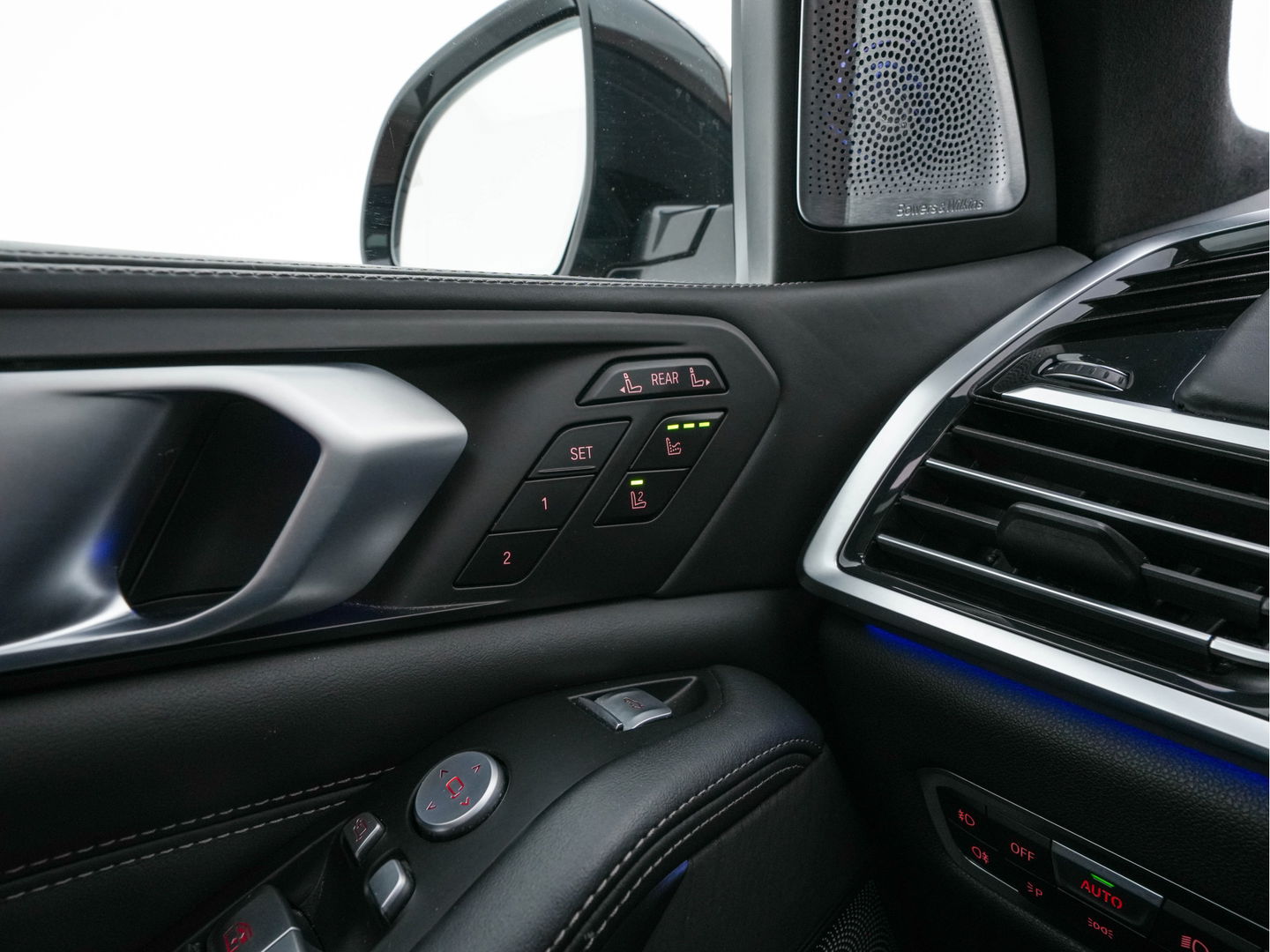 BMW X7 xDrive30d High Executive [ 7-Pers. ] *PANO | LASER-LED | HEAD-UP | SOFT-CLOSE | LUXURY-LEATHER | BOWERS&WILKINS | BLIND-SPOT | DIGI-COCKPIT | MEMORY-PACK | TOP-VIEW | PRIVACY-GLASS | NAVI-FULLMAP | 22''ALU | TOWB