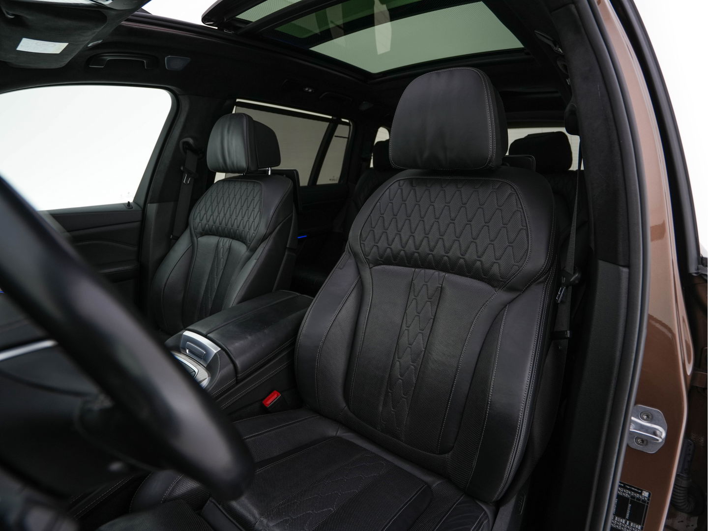 BMW X7 xDrive30d High Executive [ 7-Pers. ] *PANO | LASER-LED | HEAD-UP | SOFT-CLOSE | LUXURY-LEATHER | BOWERS&WILKINS | BLIND-SPOT | DIGI-COCKPIT | MEMORY-PACK | TOP-VIEW | PRIVACY-GLASS | NAVI-FULLMAP | 22''ALU | TOWB