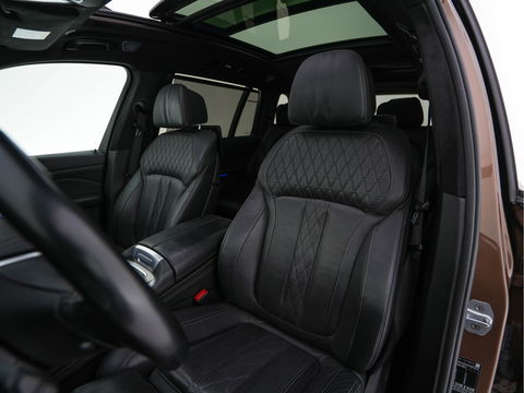 BMW X7 xDrive30d High Executive [ 7-Pers. ] *PANO | LASER-LED | HEAD-UP | SOFT-CLOSE | LUXURY-LEATHER | BOWERS&WILKINS | BLIND-SPOT | DIGI-COCKPIT | MEMORY-PACK | TOP-VIEW | PRIVACY-GLASS | NAVI-FULLMAP | 22''ALU | TOWB