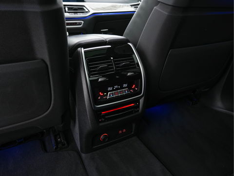 BMW X7 xDrive30d High Executive [ 7-Pers. ] *PANO | LASER-LED | HEAD-UP | SOFT-CLOSE | LUXURY-LEATHER | BOWERS&WILKINS | BLIND-SPOT | DIGI-COCKPIT | MEMORY-PACK | TOP-VIEW | PRIVACY-GLASS | NAVI-FULLMAP | 22''ALU | TOWB
