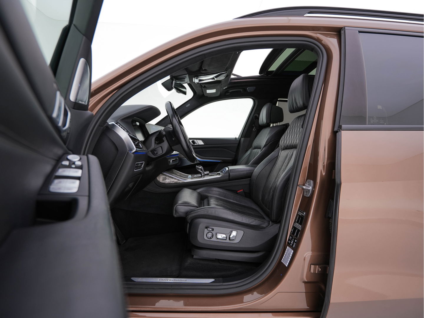 BMW X7 xDrive30d High Executive [ 7-Pers. ] *PANO | LASER-LED | HEAD-UP | SOFT-CLOSE | LUXURY-LEATHER | BOWERS&WILKINS | BLIND-SPOT | DIGI-COCKPIT | MEMORY-PACK | TOP-VIEW | PRIVACY-GLASS | NAVI-FULLMAP | 22''ALU | TOWB