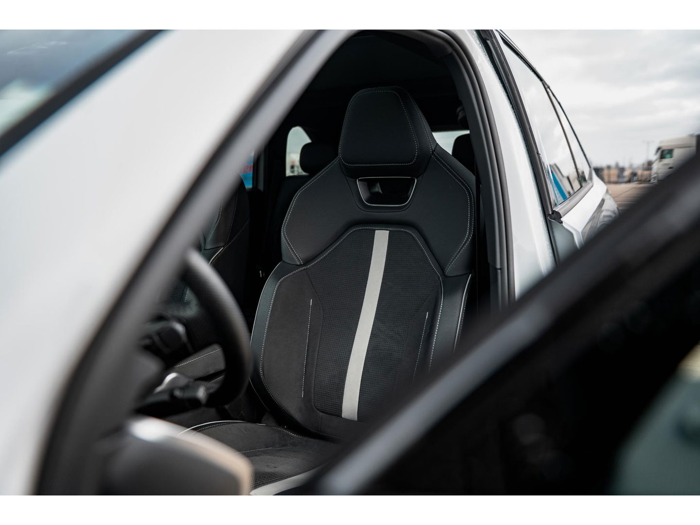 Škoda Kodiaq 1.5 TSI PHEV Sportline Business | PANO | TREKHAAK | LIGHT & VIEW