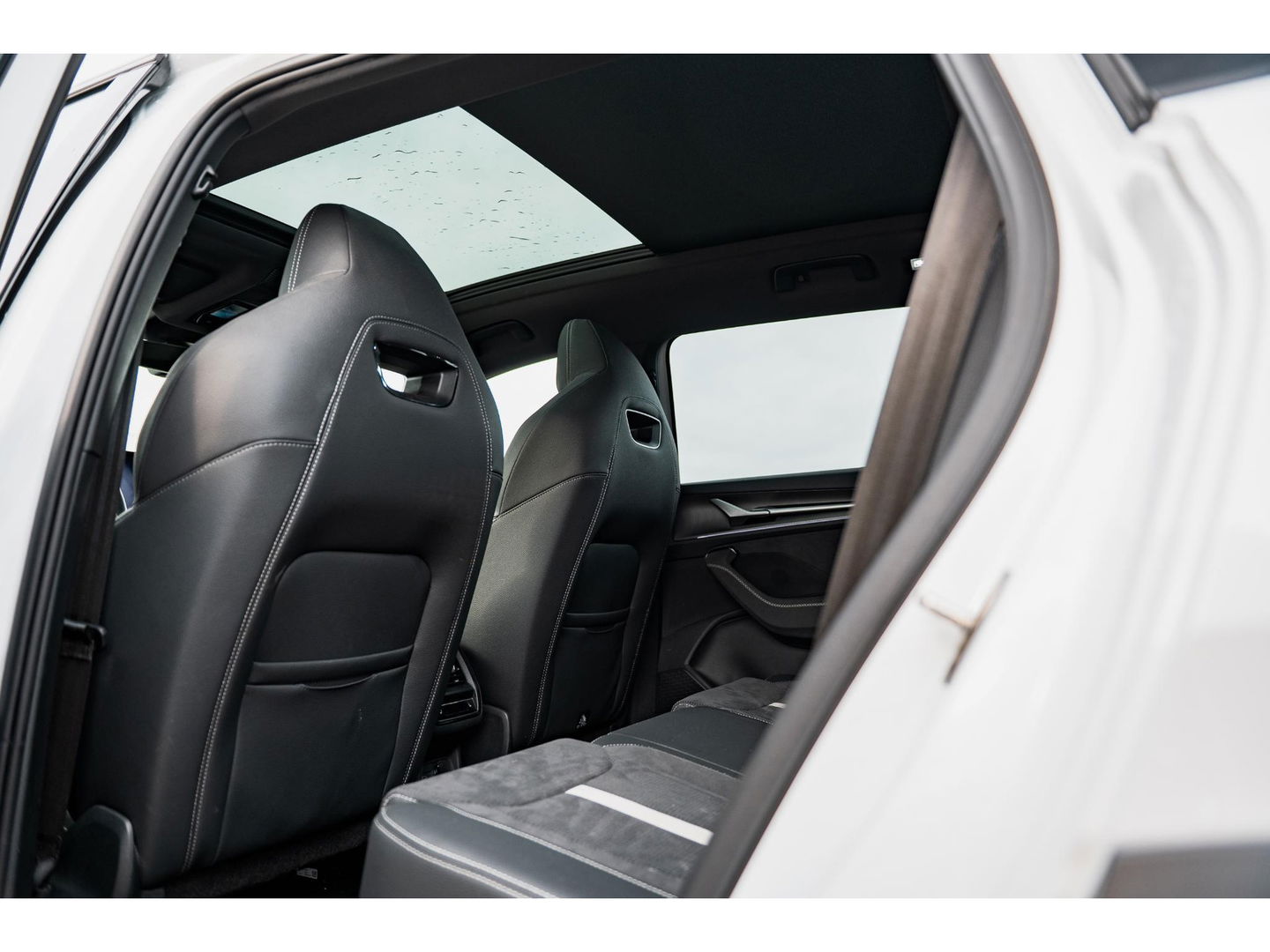 Škoda Kodiaq 1.5 TSI PHEV Sportline Business | PANO | TREKHAAK | LIGHT & VIEW