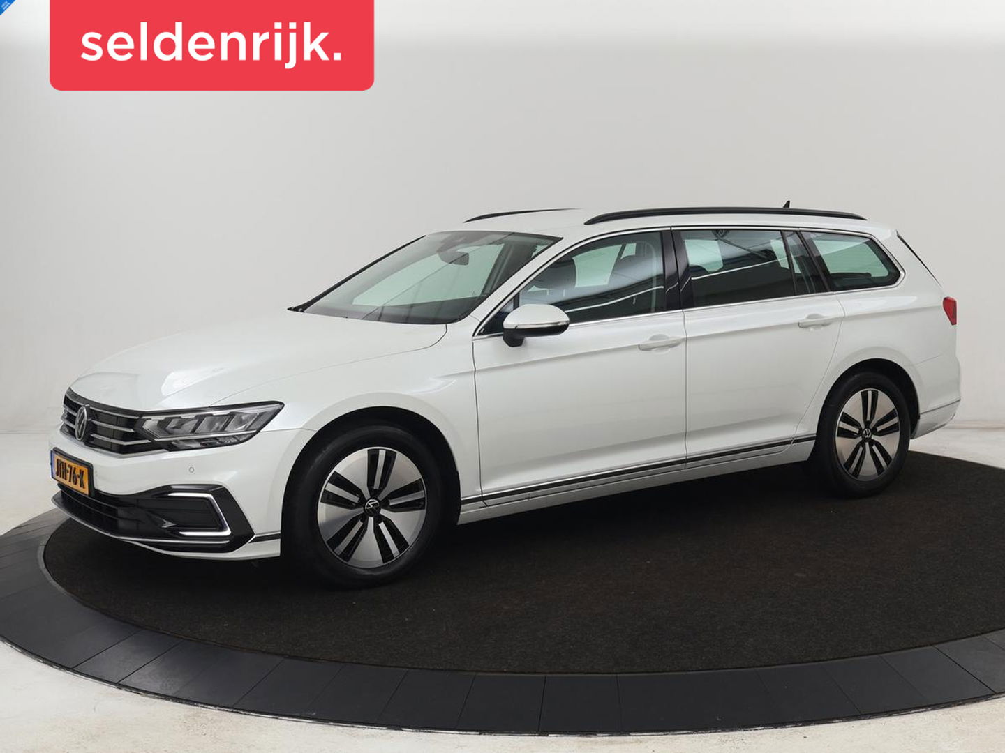 Volkswagen Passat 1.4 TSI PHEV GTE | Stoelverwarming | Virtual Cockpit | Adaptive cruise | Massage | Matrix LED | Camera | Memory | Carplay | Navigatie | Plug In