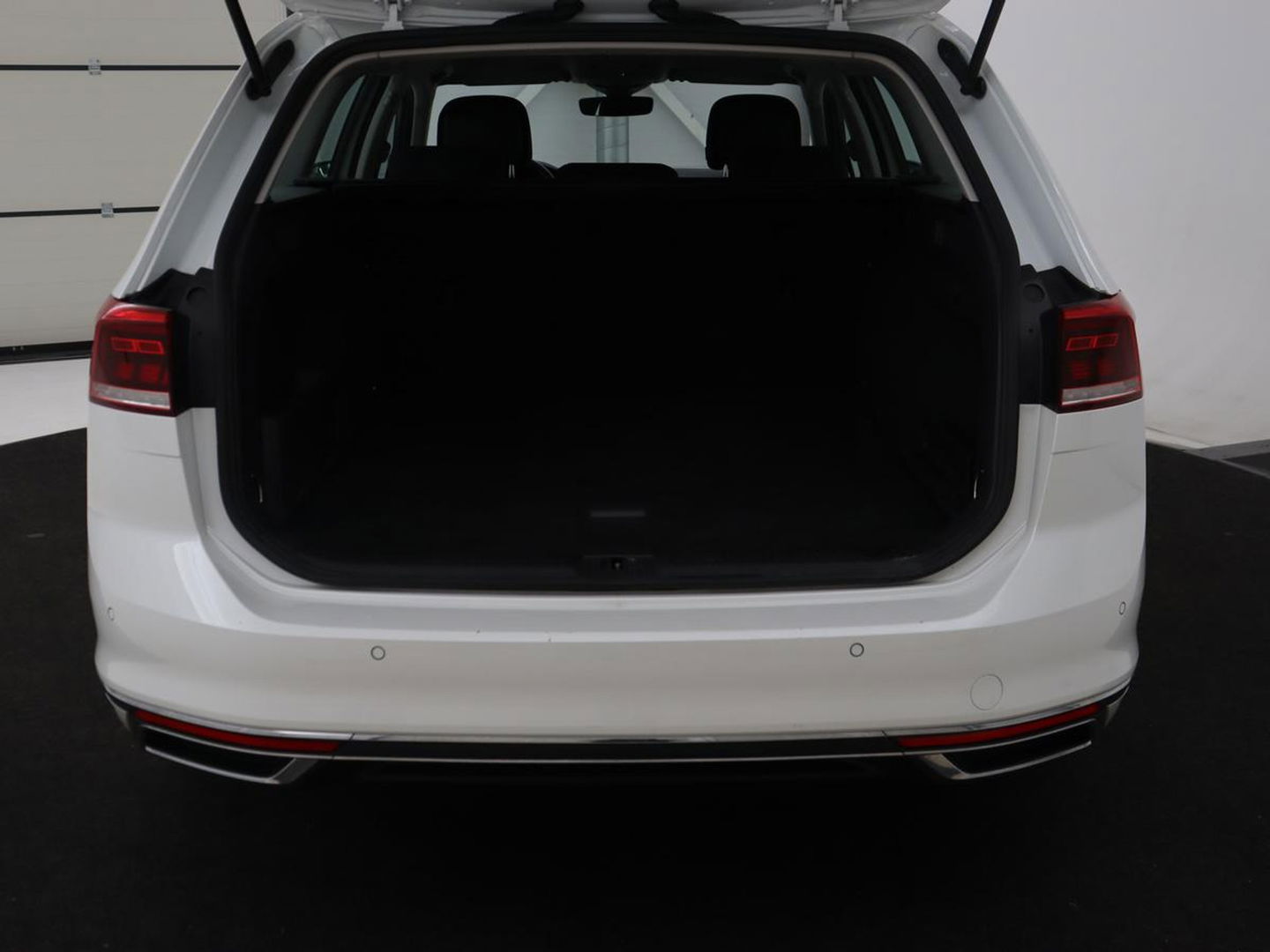 Volkswagen Passat 1.4 TSI PHEV GTE | Stoelverwarming | Virtual Cockpit | Adaptive cruise | Massage | Matrix LED | Camera | Memory | Carplay | Navigatie | Plug In