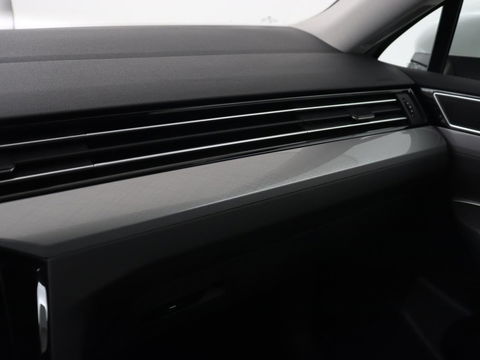 Volkswagen Passat 1.4 TSI PHEV GTE | Stoelverwarming | Virtual Cockpit | Adaptive cruise | Massage | Matrix LED | Camera | Memory | Carplay | Navigatie | Plug In