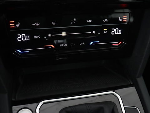 Volkswagen Passat 1.4 TSI PHEV GTE | Stoelverwarming | Virtual Cockpit | Adaptive cruise | Massage | Matrix LED | Camera | Memory | Carplay | Navigatie | Plug In