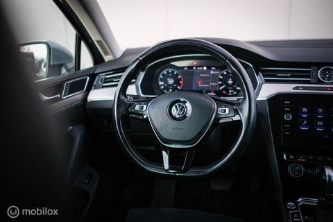 Volkswagen Passat Variant 1.4 TSI ACT Highline Business R | VC | ACC | Camera | Alcantara | Trekhaak | Dealer onderhouden | LED | Rijklaar |