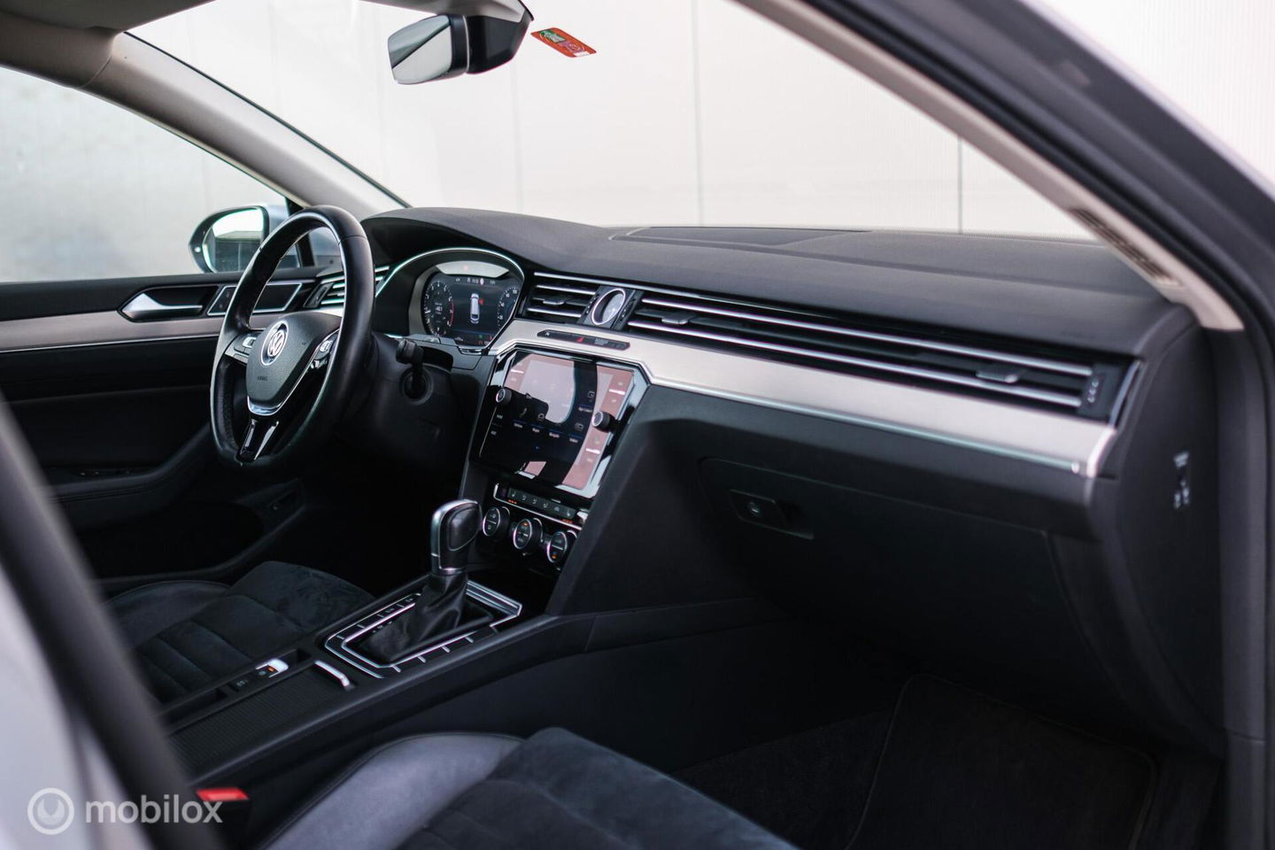 Volkswagen Passat Variant 1.4 TSI ACT Highline Business R | VC | ACC | Camera | Alcantara | Trekhaak | Dealer onderhouden | LED | Rijklaar |