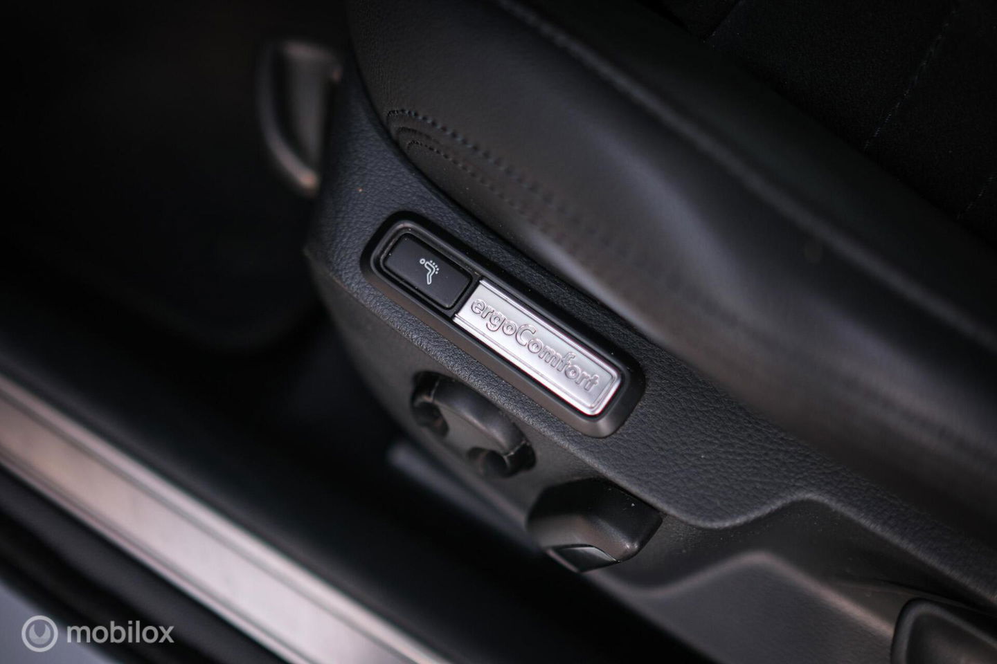 Volkswagen Passat Variant 1.4 TSI ACT Highline Business R | VC | ACC | Camera | Alcantara | Trekhaak | Dealer onderhouden | LED | Rijklaar |