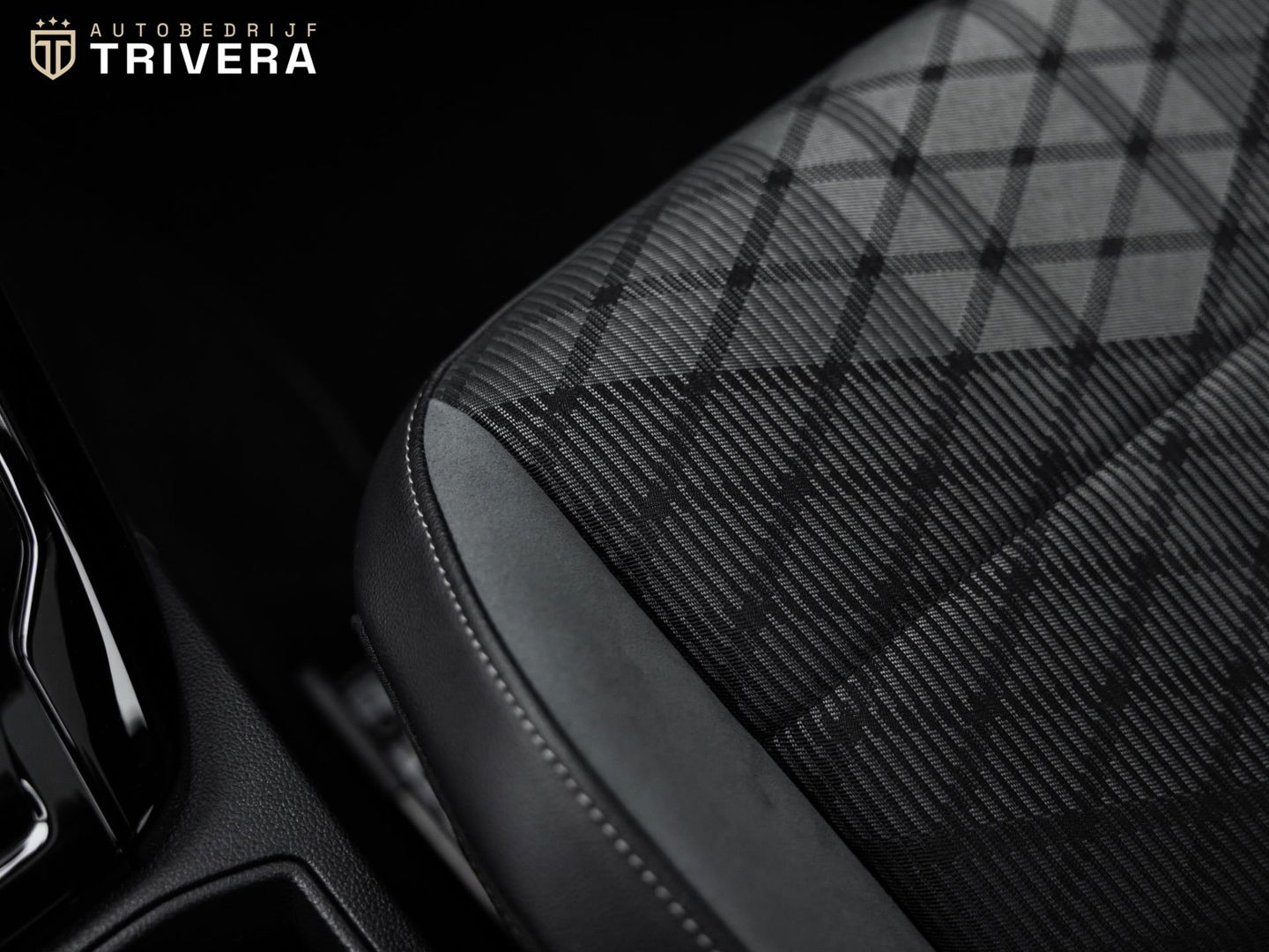 Volkswagen T-Roc 1.5 TSI R-Line I Automaat I PANO I LMV I Volledig dealeronderhouden I 2de eigenaar