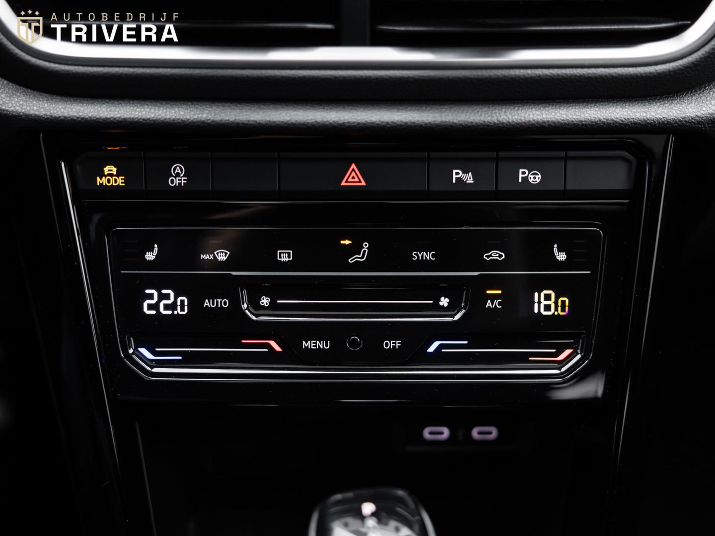 Volkswagen T-Roc 1.5 TSI R-Line I Automaat I PANO I LMV I Volledig dealeronderhouden I 2de eigenaar