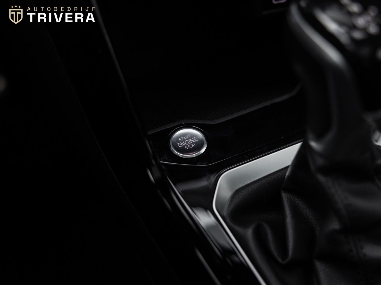 Volkswagen T-Roc 1.5 TSI R-Line I Automaat I PANO I LMV I Volledig dealeronderhouden I 2de eigenaar